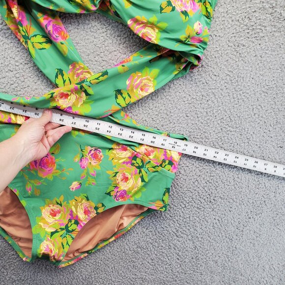 J. Crew  Crisscross Cutout Bandeau One-piece Swim Suit Rose Garden Size … - Picture 4 of 13